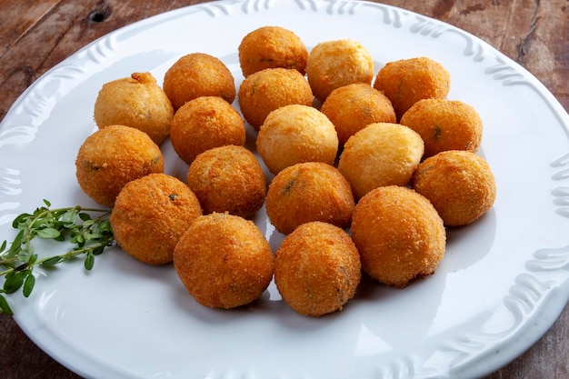 Knedle z dorsza solone placki z dorsza bunuelos de bacalao Brazylijska przekąska
