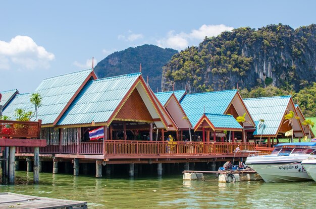 Ko Panyi muzułmańska wioska rybacka Koh Panyee osada zbudowana na palach w zatoce Phang Nga w Tajlandii