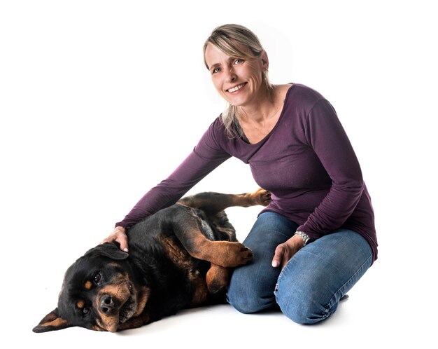 kobieta i rottweiler