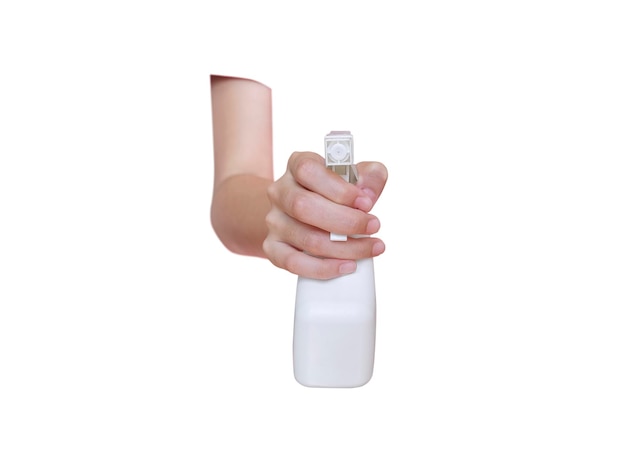 Kobieta ręka trzyma butelkę rozpylającą wodę
