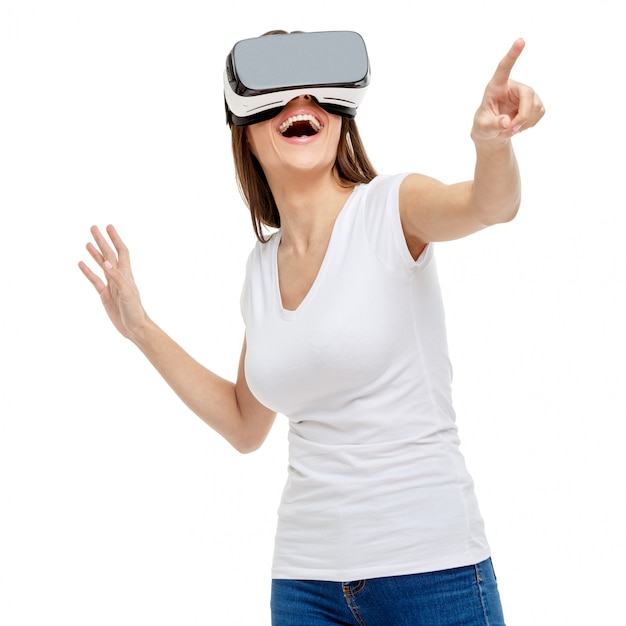 Kobieta z gogle wirtualnej rzeczywistości