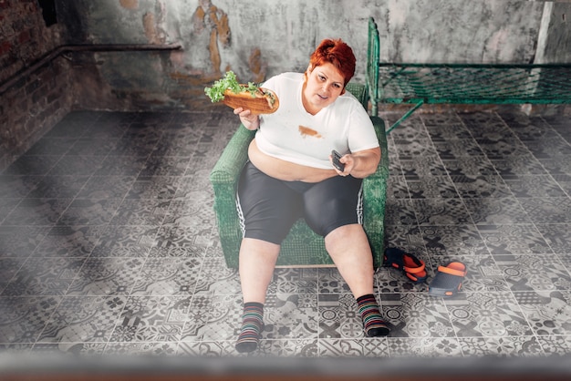 Kobieta Z Nadwagą Ogląda Telewizję, Bulimiczna, Tłusta