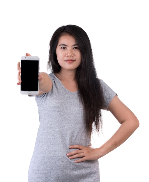 Kobieta z smartphone na białym tle