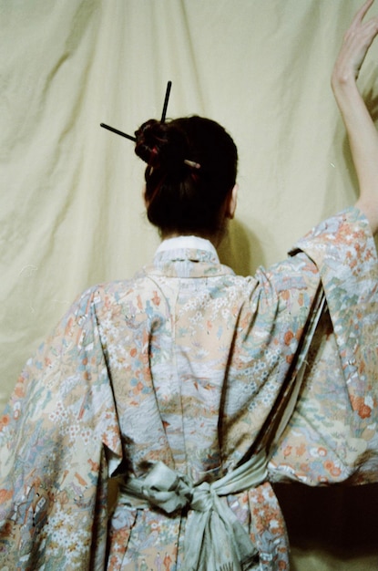 Zdjęcie kobiety w kimono