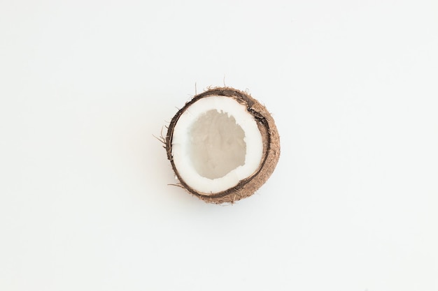 Zdjęcie kokos kokos pół izolowany kokos biały pełna głębia ostrości