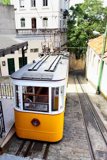 Kolejka linowa Elevador do Lavra w Lizbonie, Portugalia