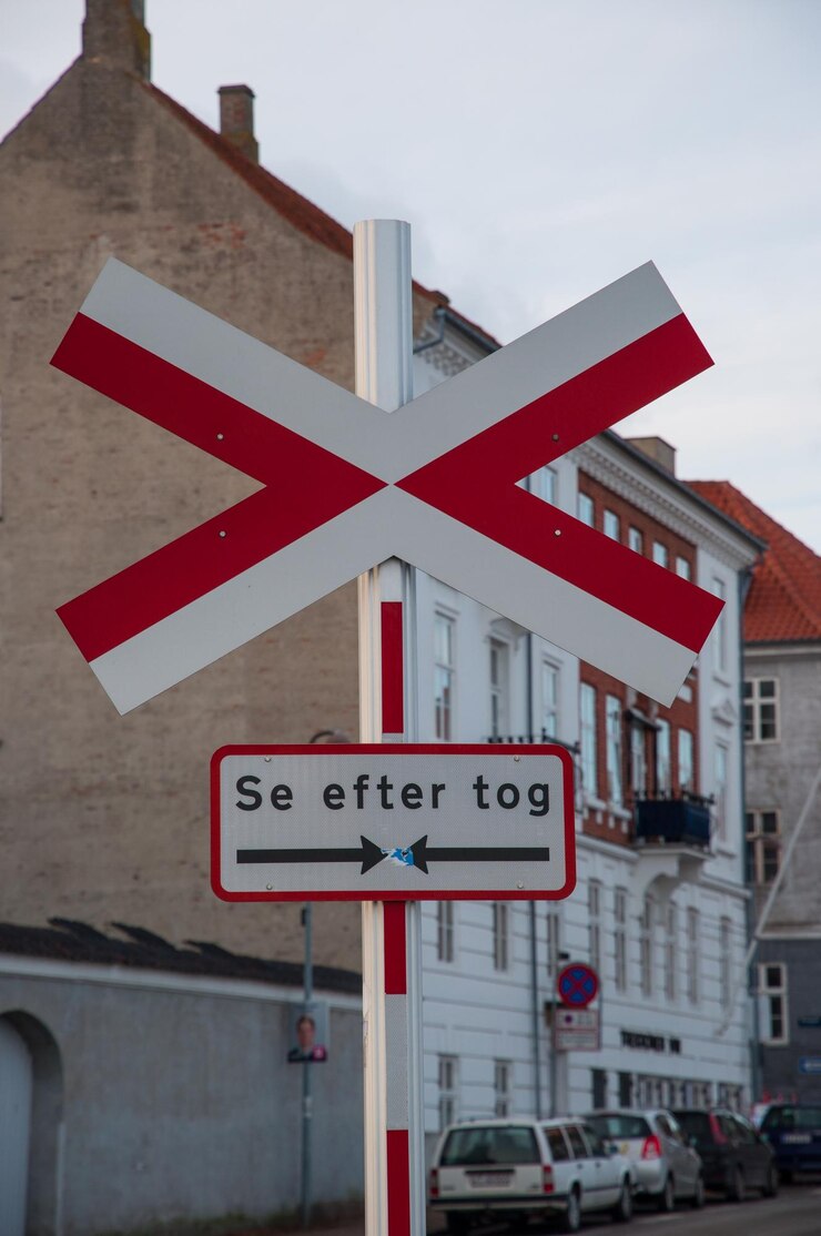 Zdjęcie kolejowe przejście znak