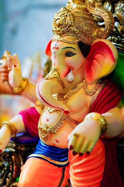 Kolorowa statua lub rzeźba Lord Ganesha na festiwal Lord Ganesha