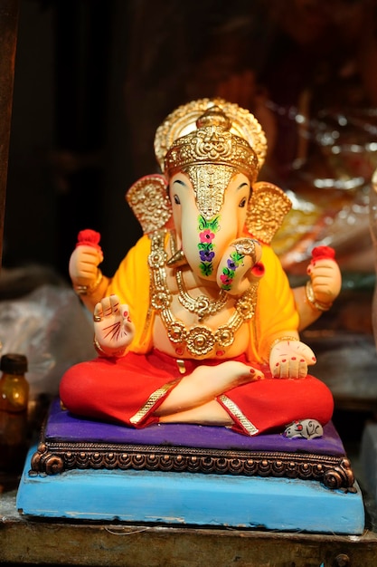 Kolorowa statua lub rzeźba Lord Ganesha na festiwal Lord Ganesha