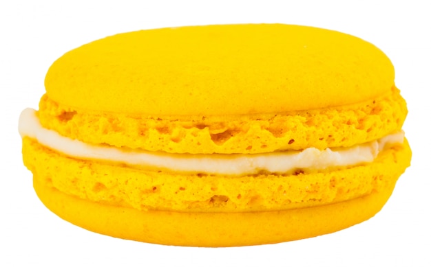 Kolorowe ciasta macarons. Małe francuskie ciastka. Słodkie i kolorowe francuskie makaroniki