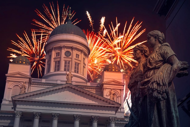 Zdjęcie kolorowe fajerwerki w helsinkach