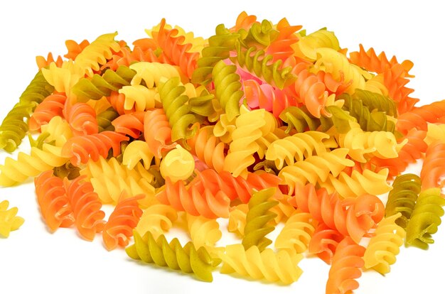 Kolorowe Suszone Tri Kolorowe Makarony Fusilli Na Białym.