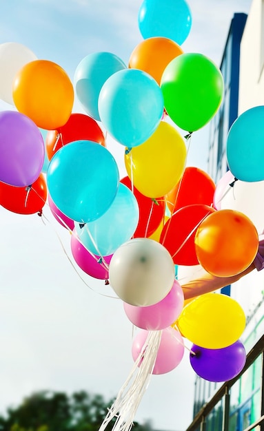 Kolorowe urodziny balony zbliżenie