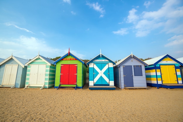 Kolorowy dom na plaży w Brighton Beach w Melbourne w Australii