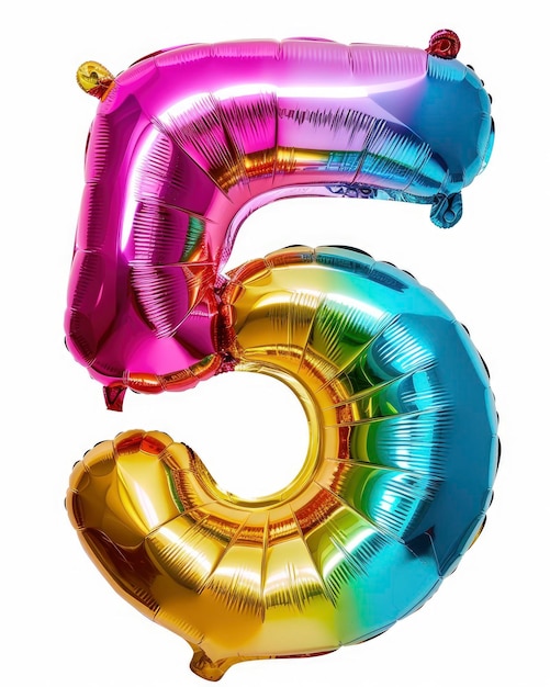 Zdjęcie kolorowy, jasny i żywy balon z folii urodzinowej w kształcie numeru 5 izolowany na białym