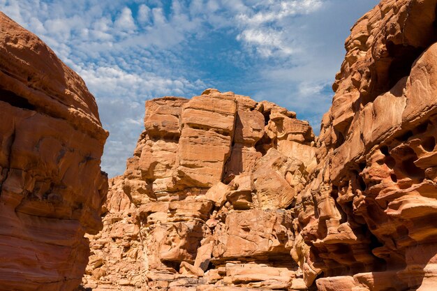 Kolorowy Kanion to formacja skalna na półwyspie Synaj Południowy Egipt Pustynne skały