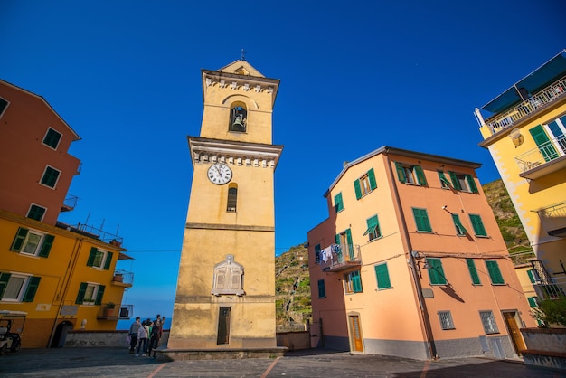 Kolorowy pejzaż budynków nad Morzem Śródziemnym Europa Cinque Terre we Włoszech