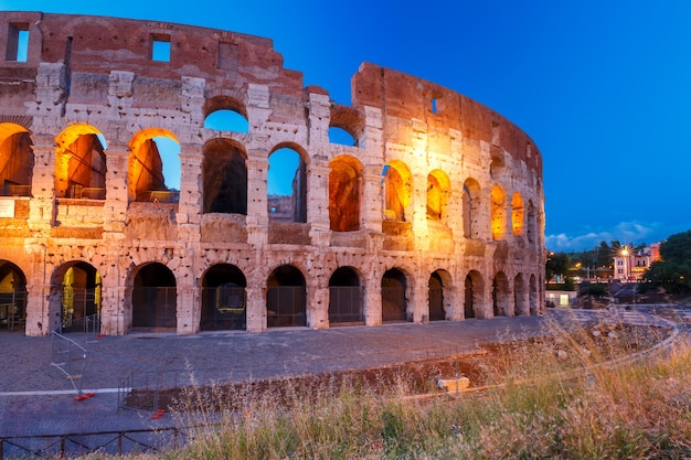 Koloseum lub Koloseum nocą Rzym Włochy