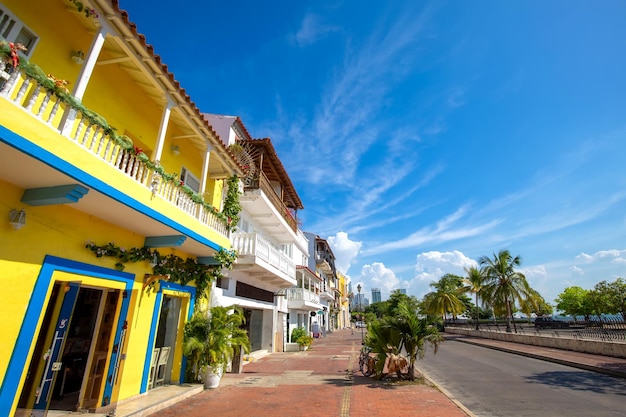 Kolumbia Cartagena Walled City Cuidad Amurrallada i kolorowe budynki w historycznym centrum miasta