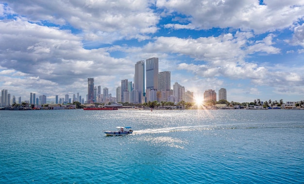 Kolumbia Zatoka oceaniczna Cartagena Bocagrande i panorama miasta