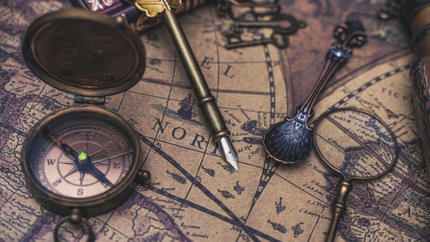 Kompas Vintage Przedmioty Na Mapie