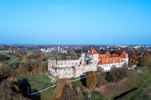 Kompleks średniowiecznego zamku Bauska z góryBauska Latvia