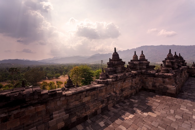 Kompleks świątynny Borobudur na wyspie Jawa, Indonezja