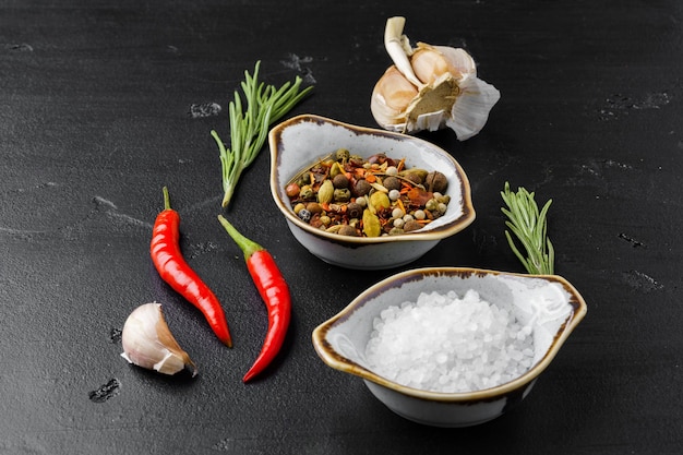 Kompozycja płaska z papryką chili i przyprawami