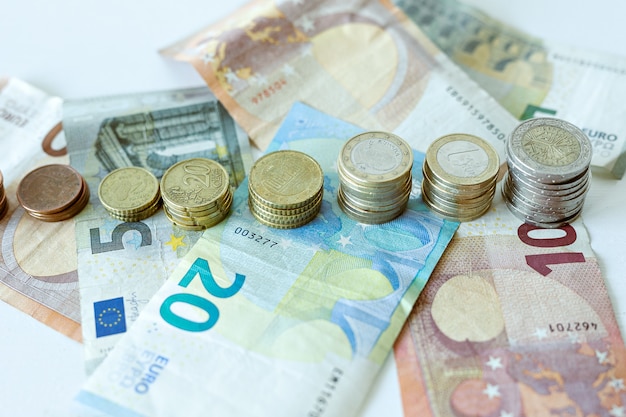 Koncepcja pieniądza banknoty i monety euro