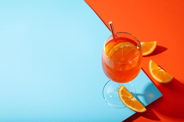 Koncepcja pysznego napoju alkoholowego Koktajl Aperol Spritz