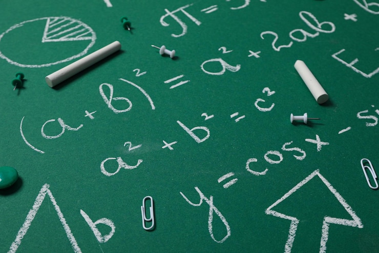 Zdjęcie koncepcja szkoły i edukacji z tablicą