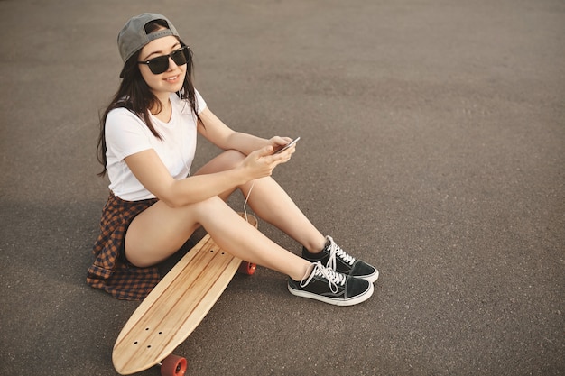 Koncepcja Vanlife, Skateboarding I Młodzież. Beztroska Nastolatka