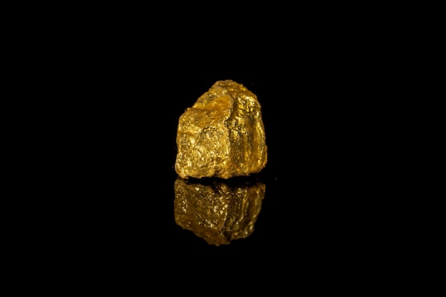Koncepcja złota, zbliżenie dużych bryłek złota
