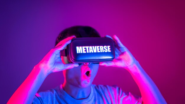 Koncepcje technologii Metaverse Wizualizacja mężczyzny noszącego okulary wirtualnej rzeczywistości