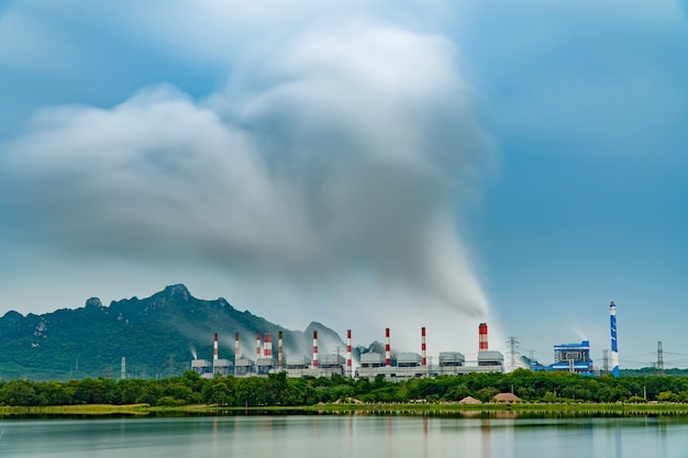 Kopalnia elektrowni węglowej Mae Moh w Tajlandii