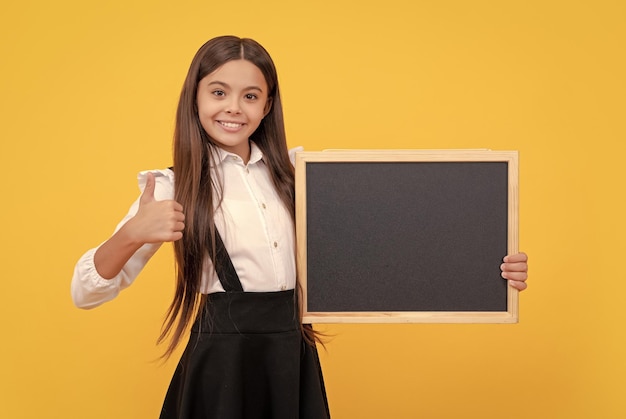 Kopiuj miejsce na ogłoszenie oferta edukacyjna promocja szkolna wyprzedaż