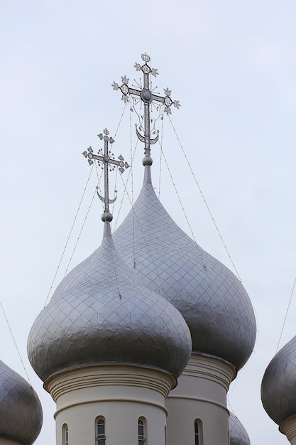 kopuła kościoła krzyż niebo, architektura religii