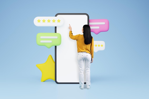 Koreańska kobieta używająca smartfona wysyłająca pięć gwiazdek opinii na niebieskim tle