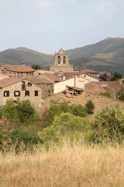 Kościół i wieś Horcajuelo de la Sierra, Madryt, Hiszpania