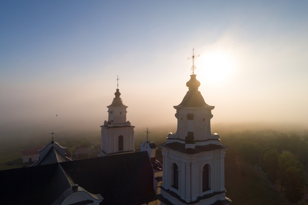 Kościół katolicki w Budsławiu (Białoruś) rano