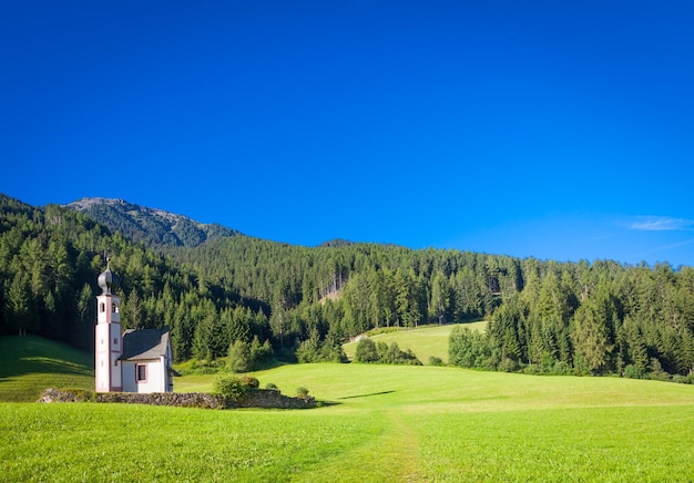 Kościół św. Jana, Santa Maddalena, Val Di Funes, Dolomity, Włochy