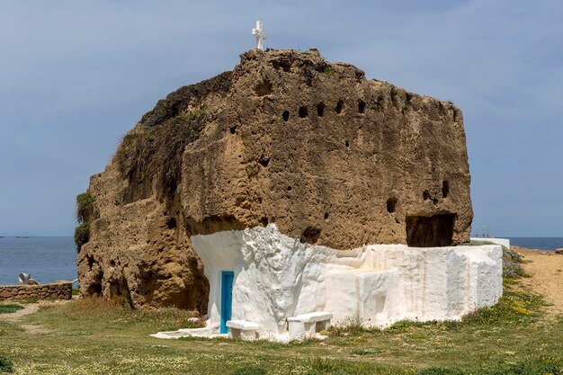 Kościół św. Mikołaja w skale na wyspie Skyros Grecja
