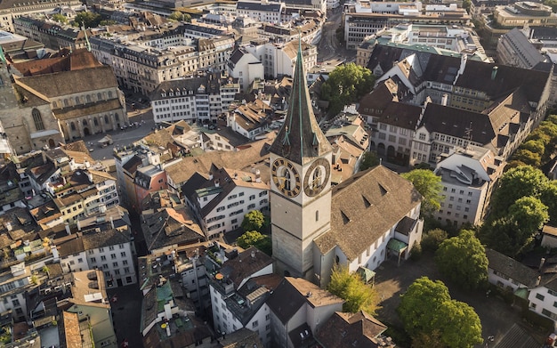 Kościół św. Piotra w Zurychu. Widok z lotu ptaka