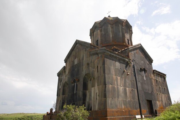 Zdjęcie kościół vahramashen znajduje się na górze aragats w armenii