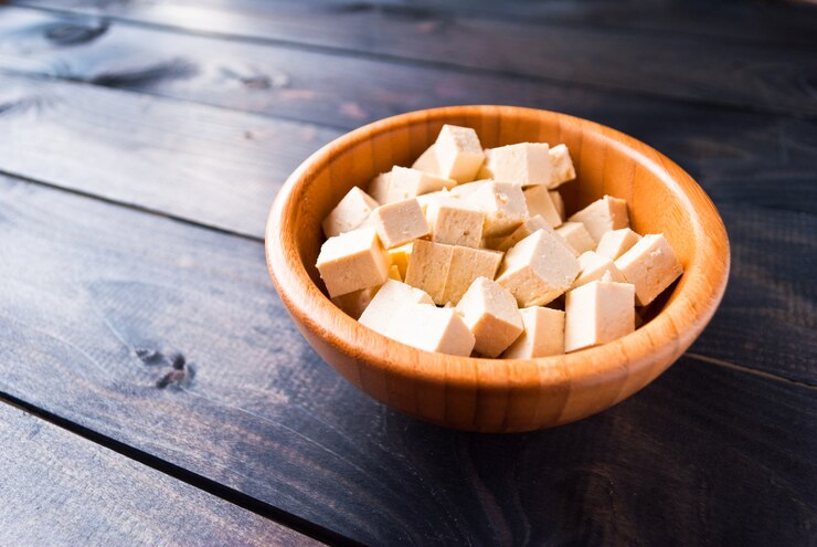 Kostki surowego tofu