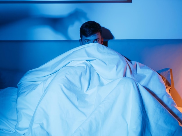Koszmar tajemnica ciemny strach bezsenność problem ze snem