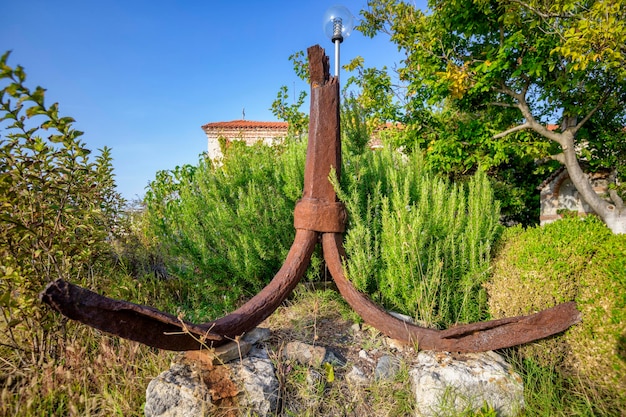 Kotwica na ogrodzeniu