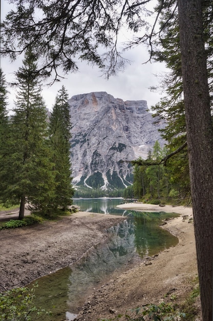 Krajobraz Dolomitów, Włochy Jezioro Di Braies.