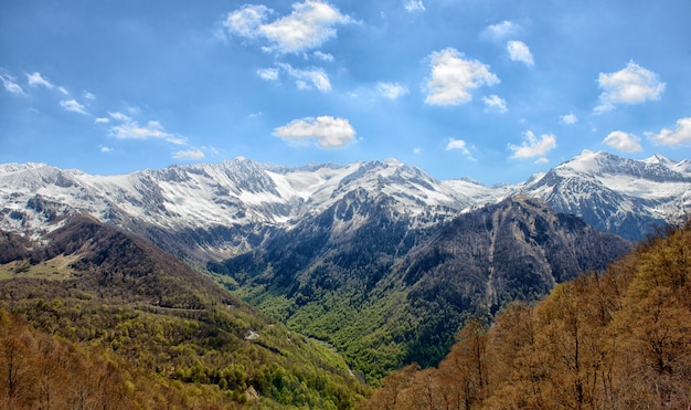 Krajobraz górski w Pirenejach we Francji