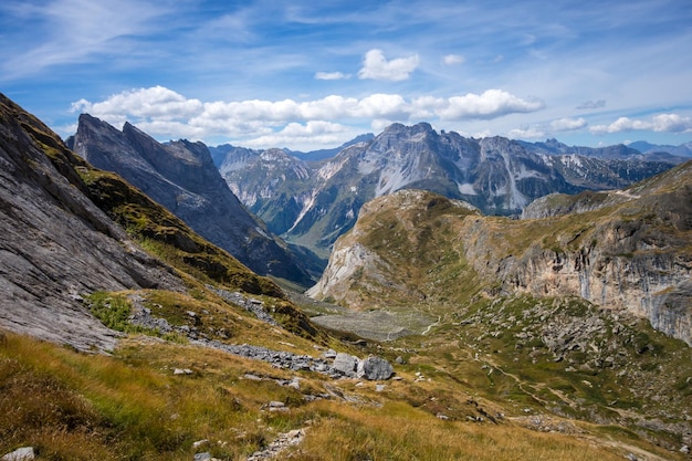 Krajobraz górski we francuskich Alpach